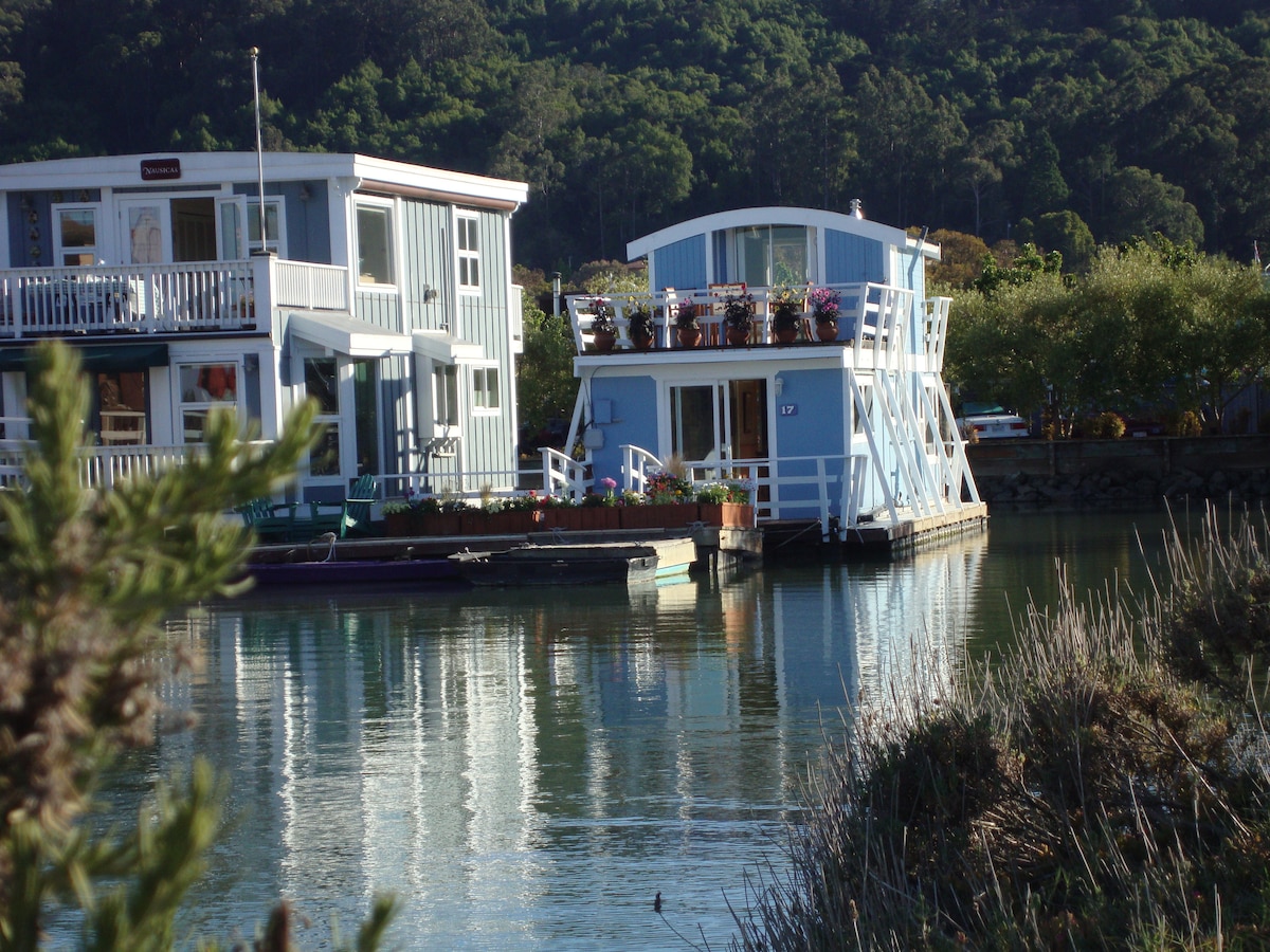 浮动房客小屋（船屋）