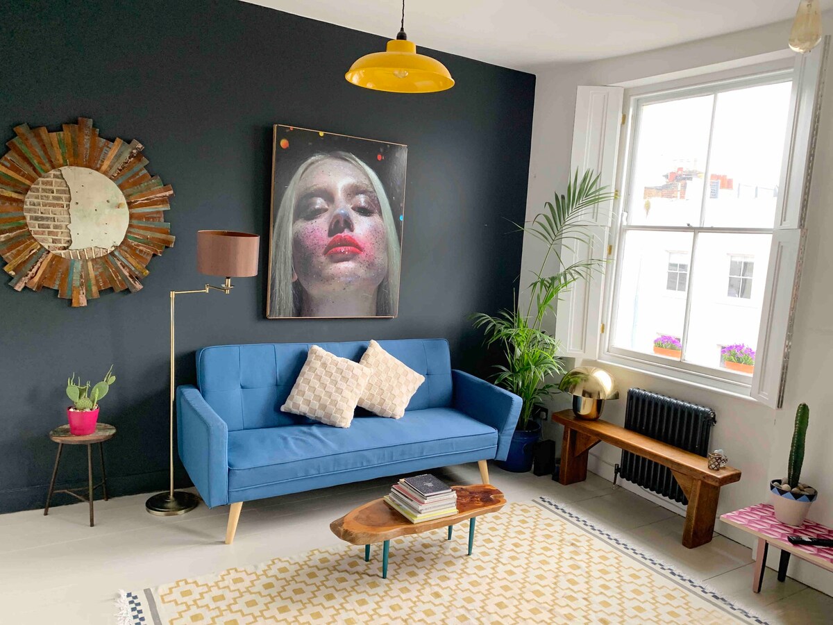 Entire Stylish Apartment on Portobello Road Market