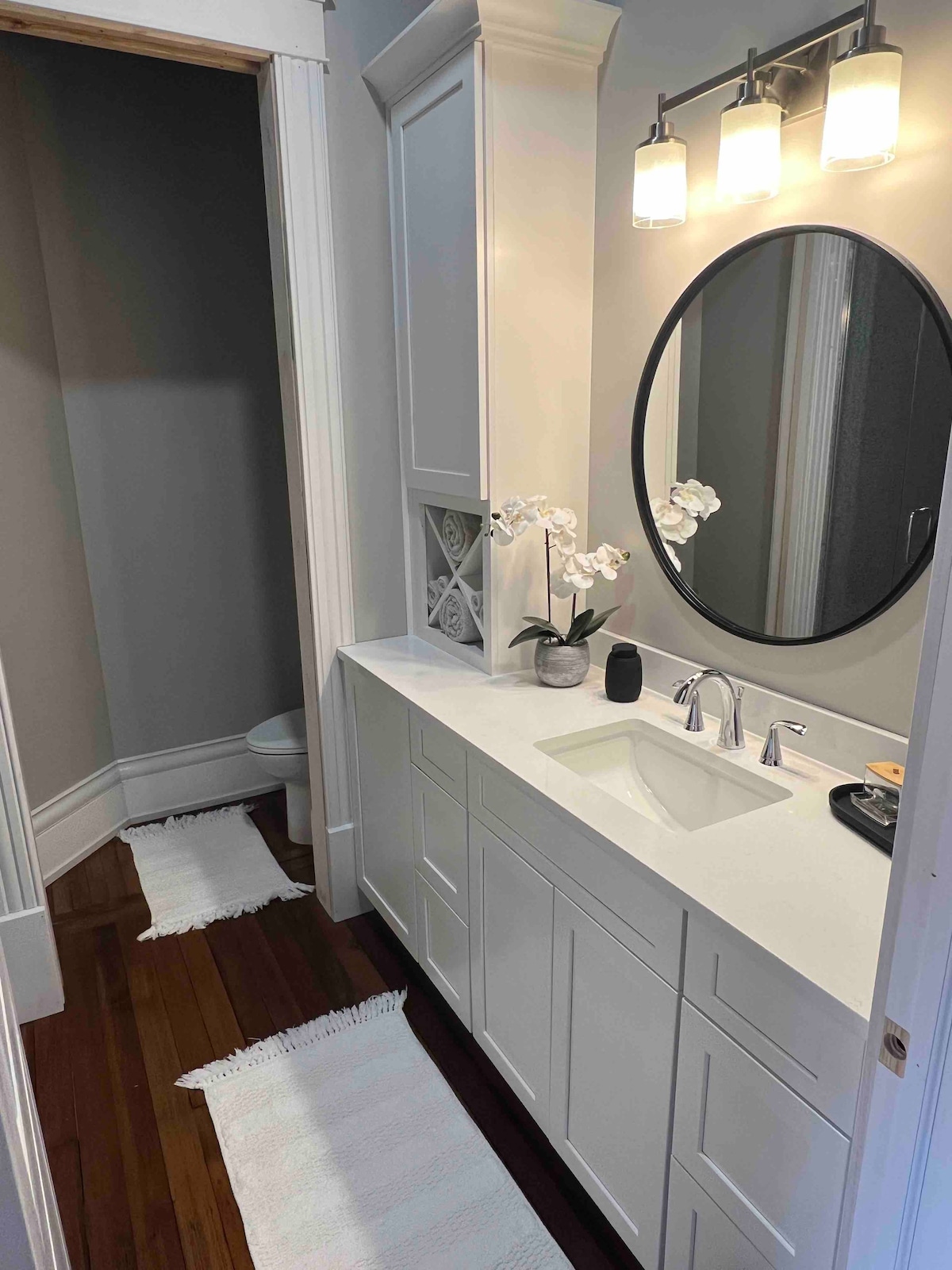 Newly remodeled Suite B in Historic Frost Village