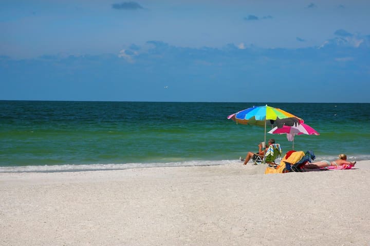 霍姆斯海滩(Holmes Beach)的民宿