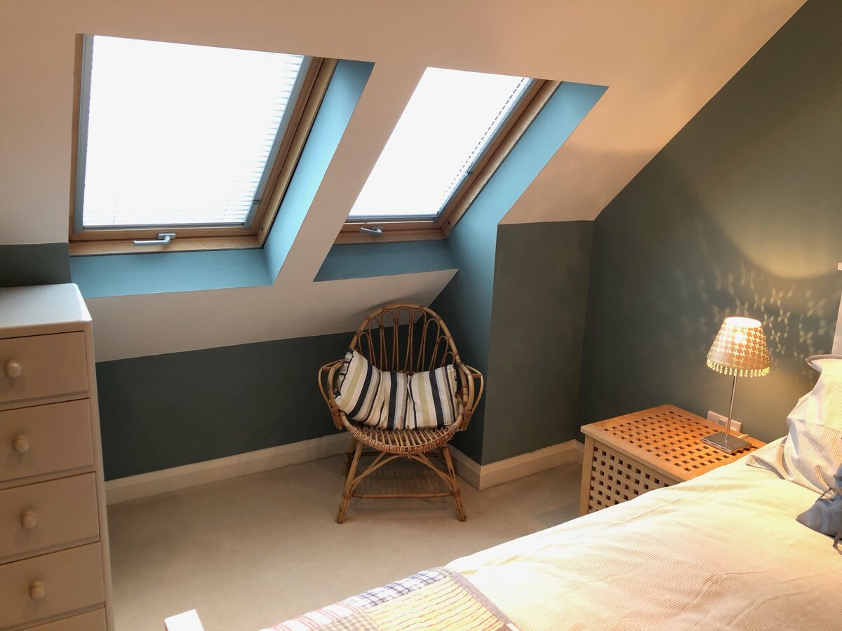 Bedroom with en-suite in the beautiful South Hams
