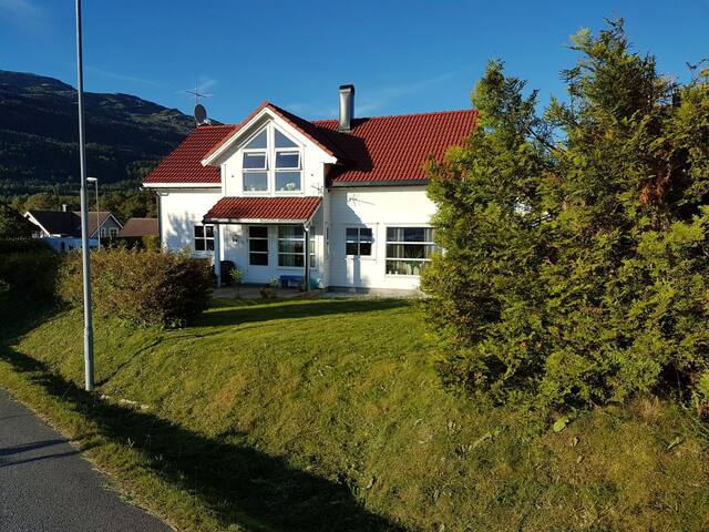 Eikefjord的民宿