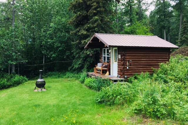 马塔努斯卡冰川（ Matanuska Glacier ）附近舒适的小木屋