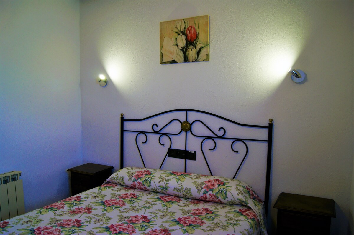 Double bed in Casa Rural Arboliz