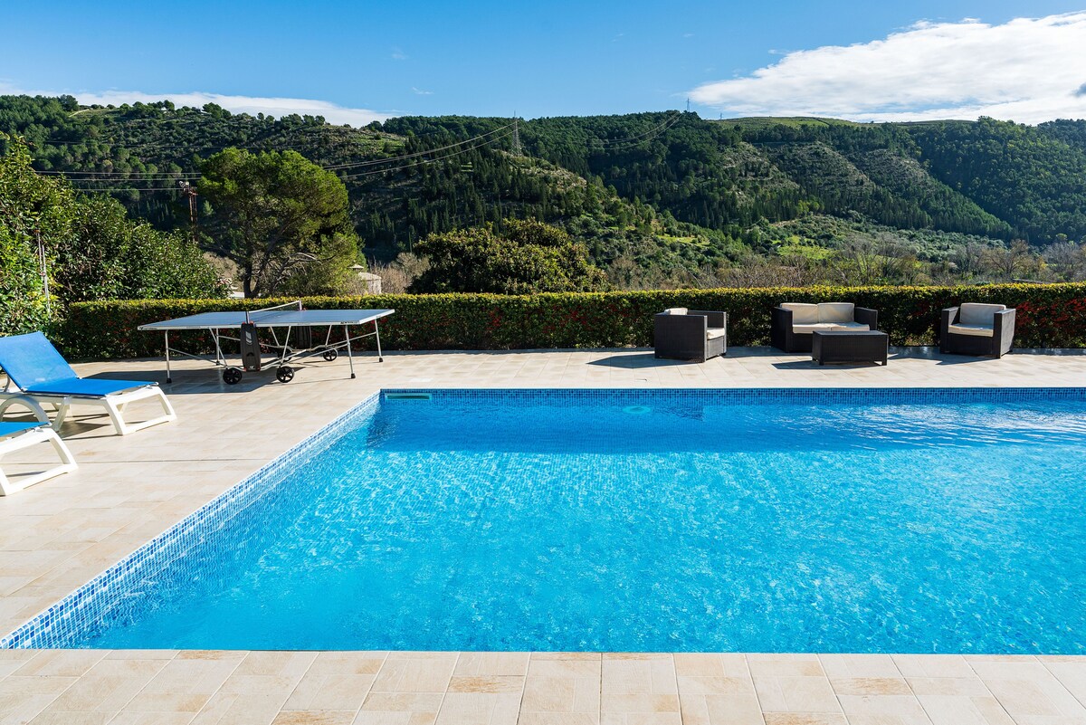 拉古萨伊布拉（ Ragusa Ibla ）设有私人泳池，距离大海30公里