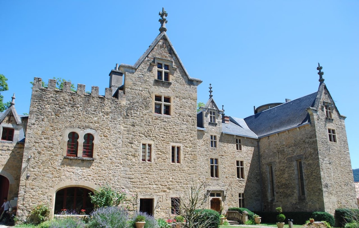 Château de Laumière 14IV世纪South Aveyron