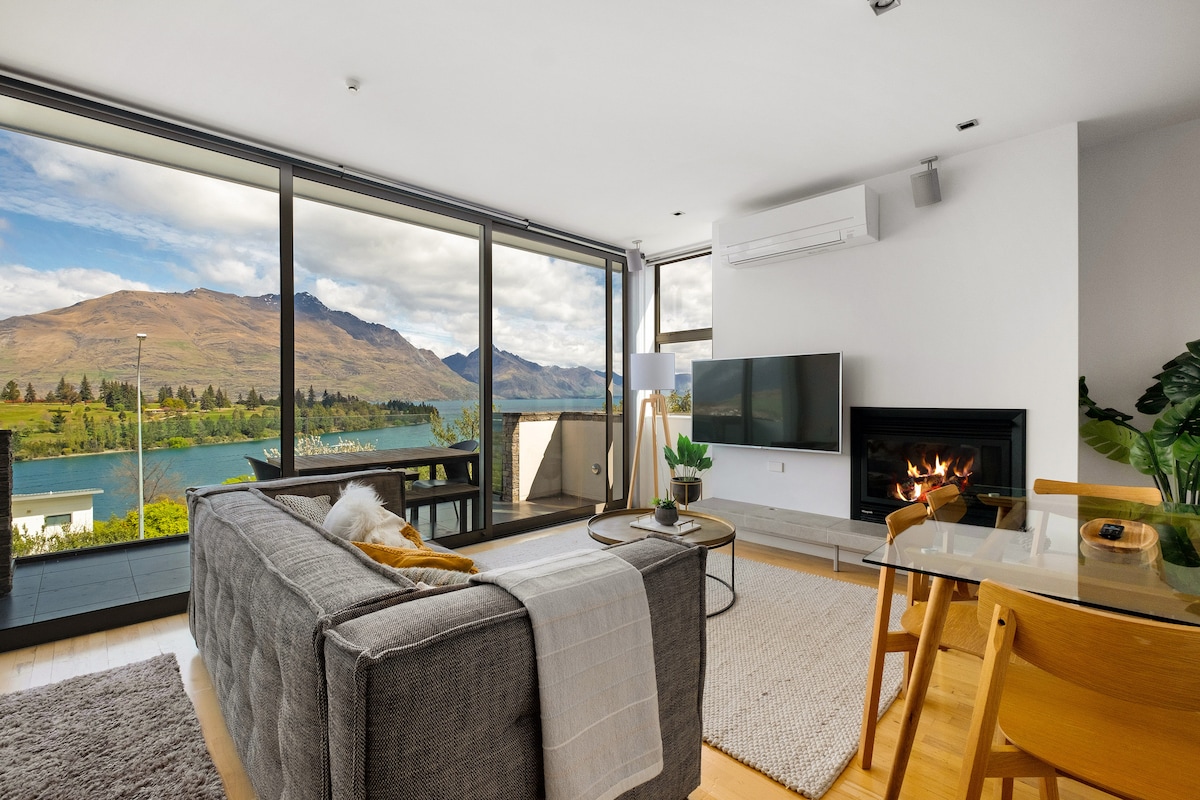 Top Floor One-Bedroom Apartment in Queenstown