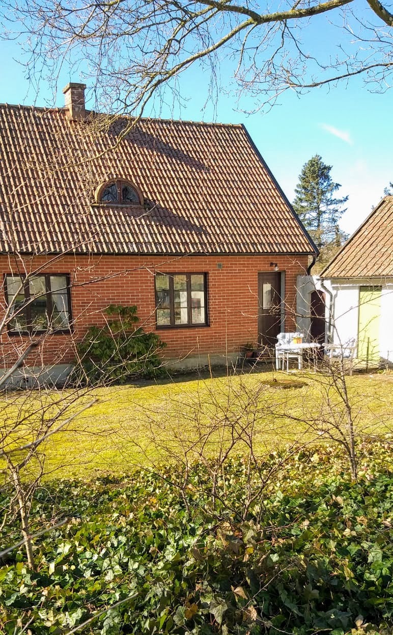 位于Brösarps风景优美的宁静环境中的婆婆之家
