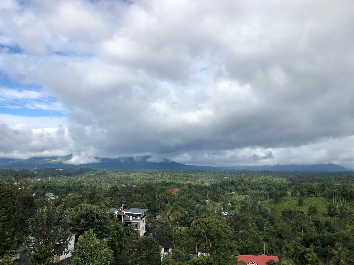 Raveendra Inn ：安全优质的山景住宿