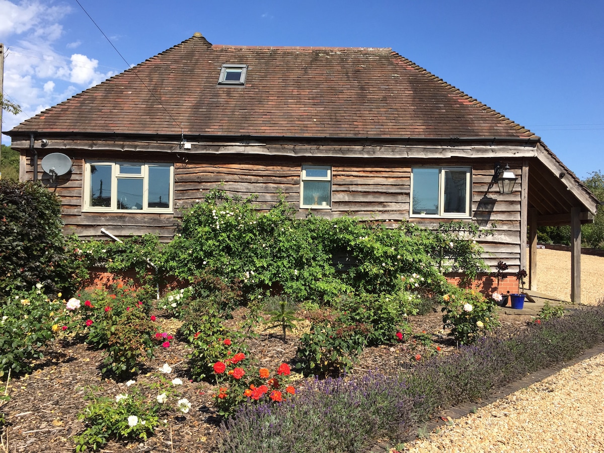 Luxury village barn near Stratford-upon-Avon