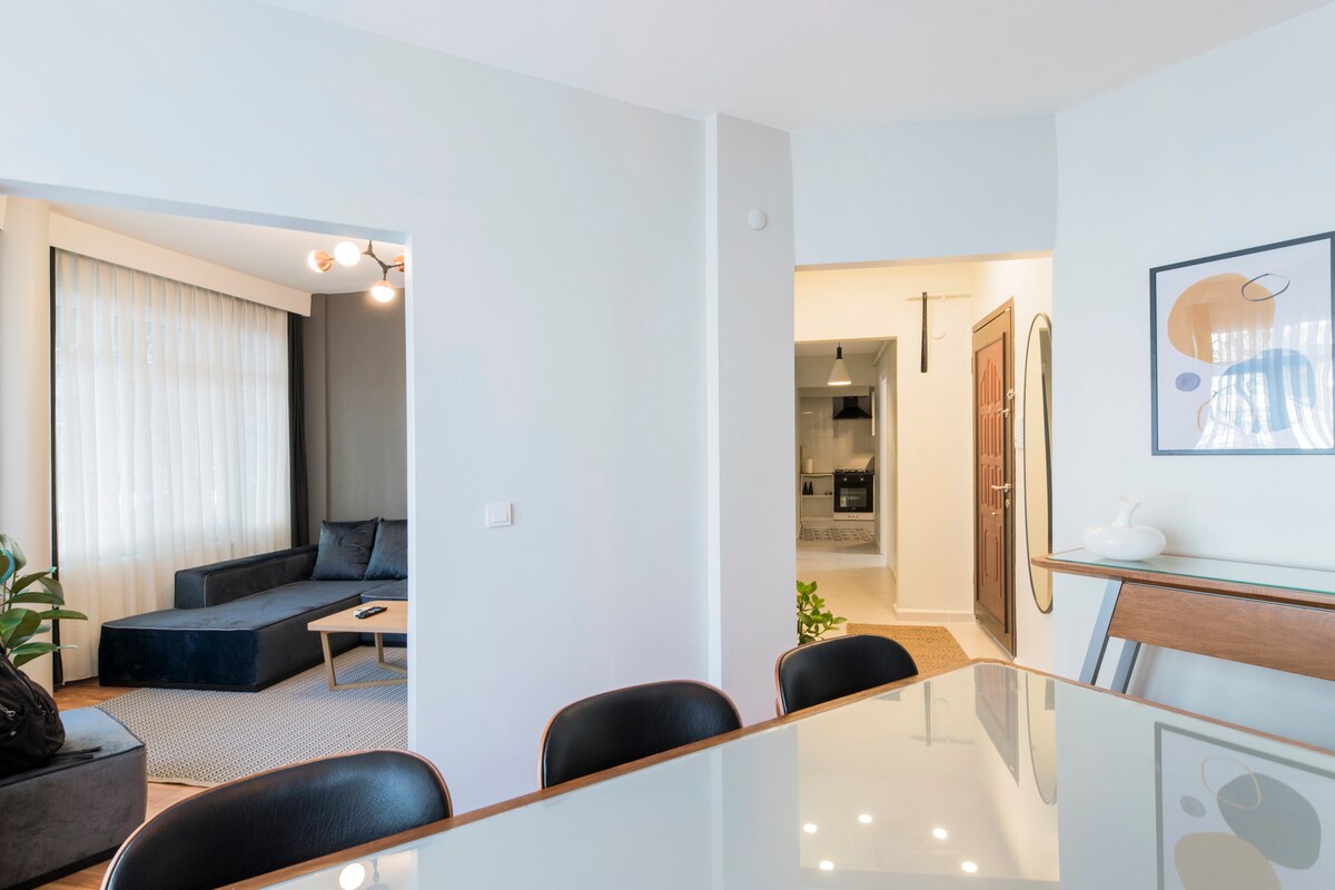 Cihangir全新装修的宽敞双卧室公寓