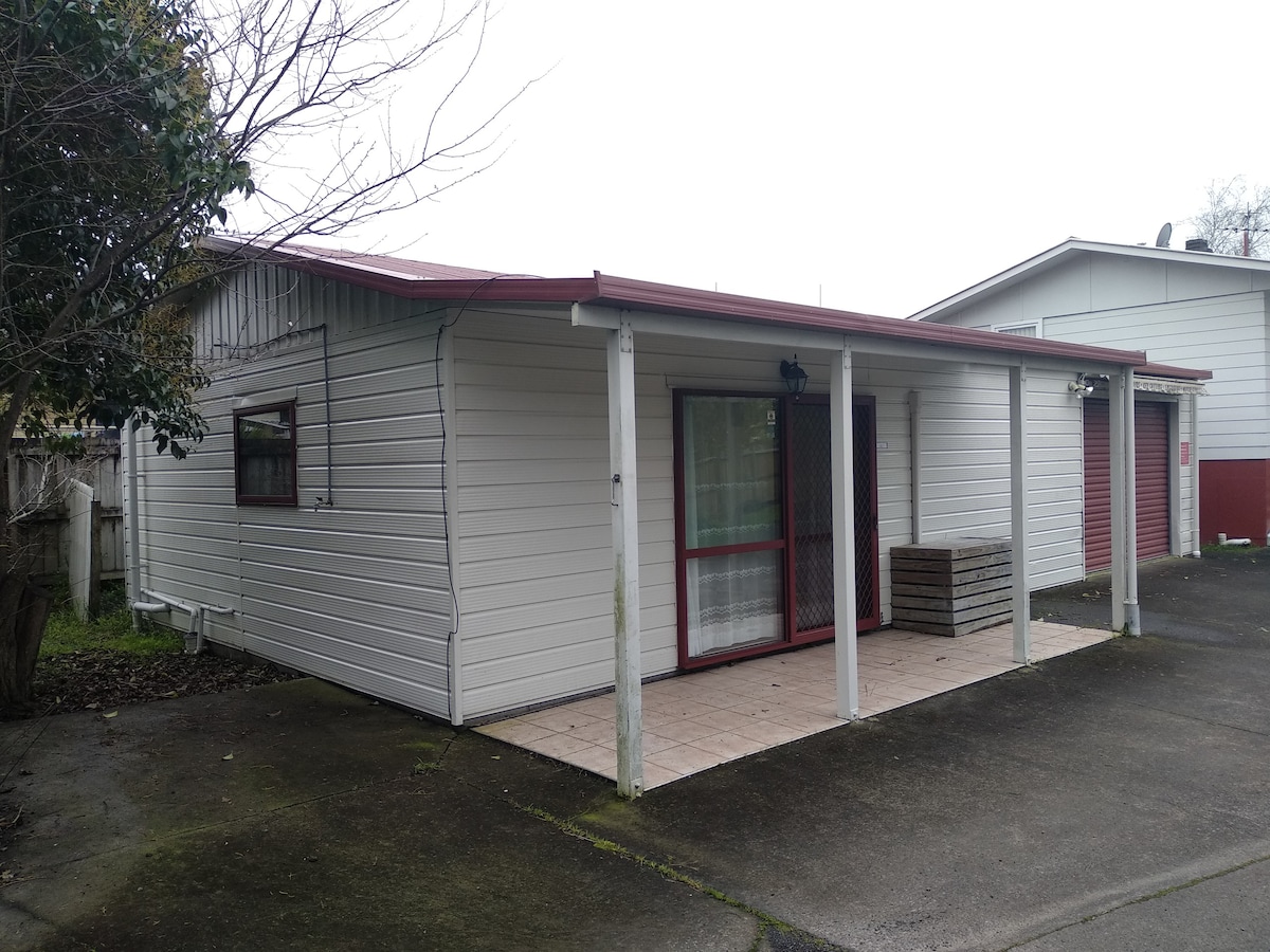 Pakuranga独立单间公寓， Pakuranga Heights。