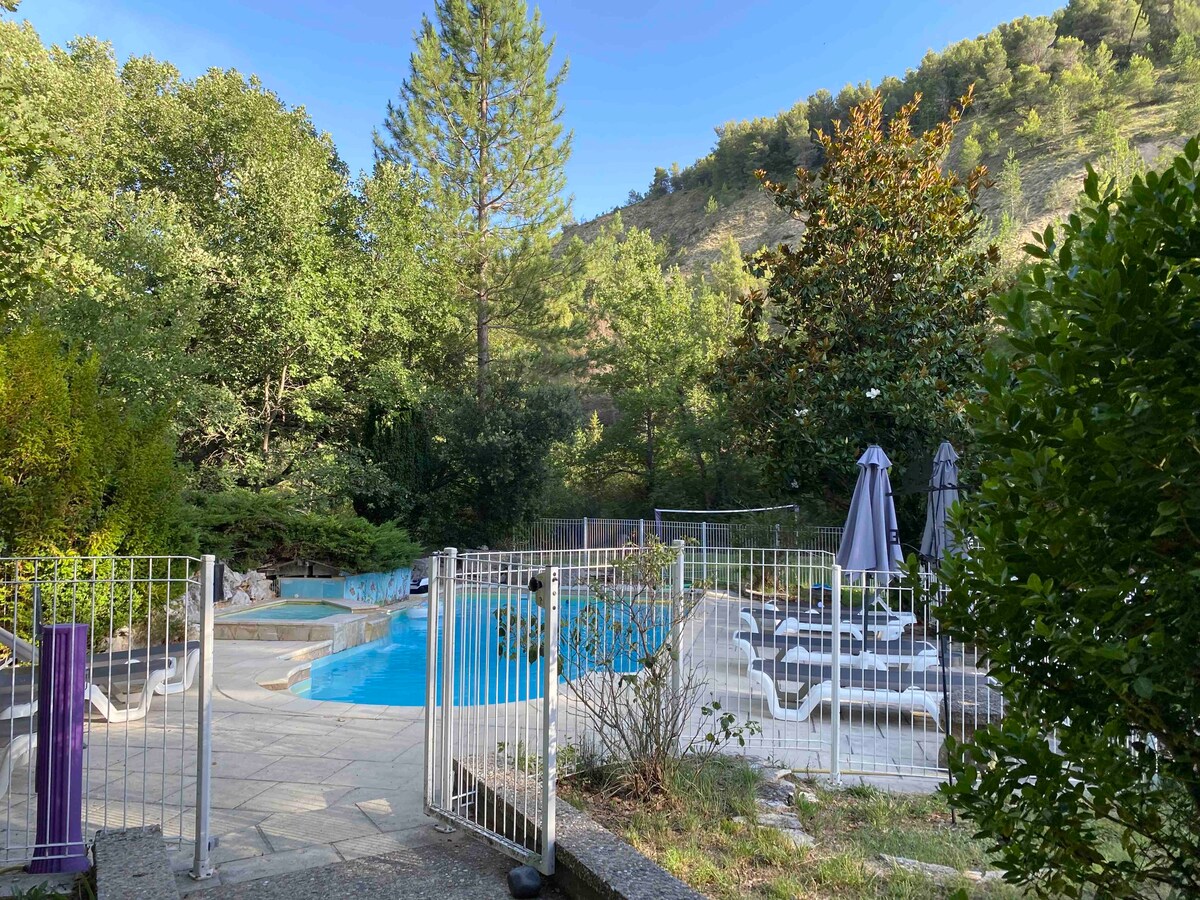 Villa en Drôme Provençale avec piscine et SPA