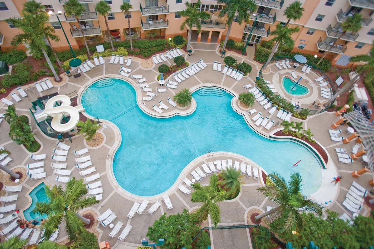 Two Bedroom Condo, Pompano Beach (Z154)