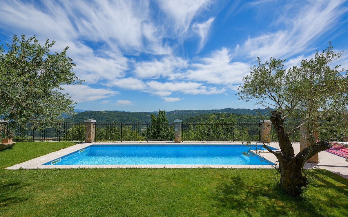Villa Zamask with private pool and whirlpool