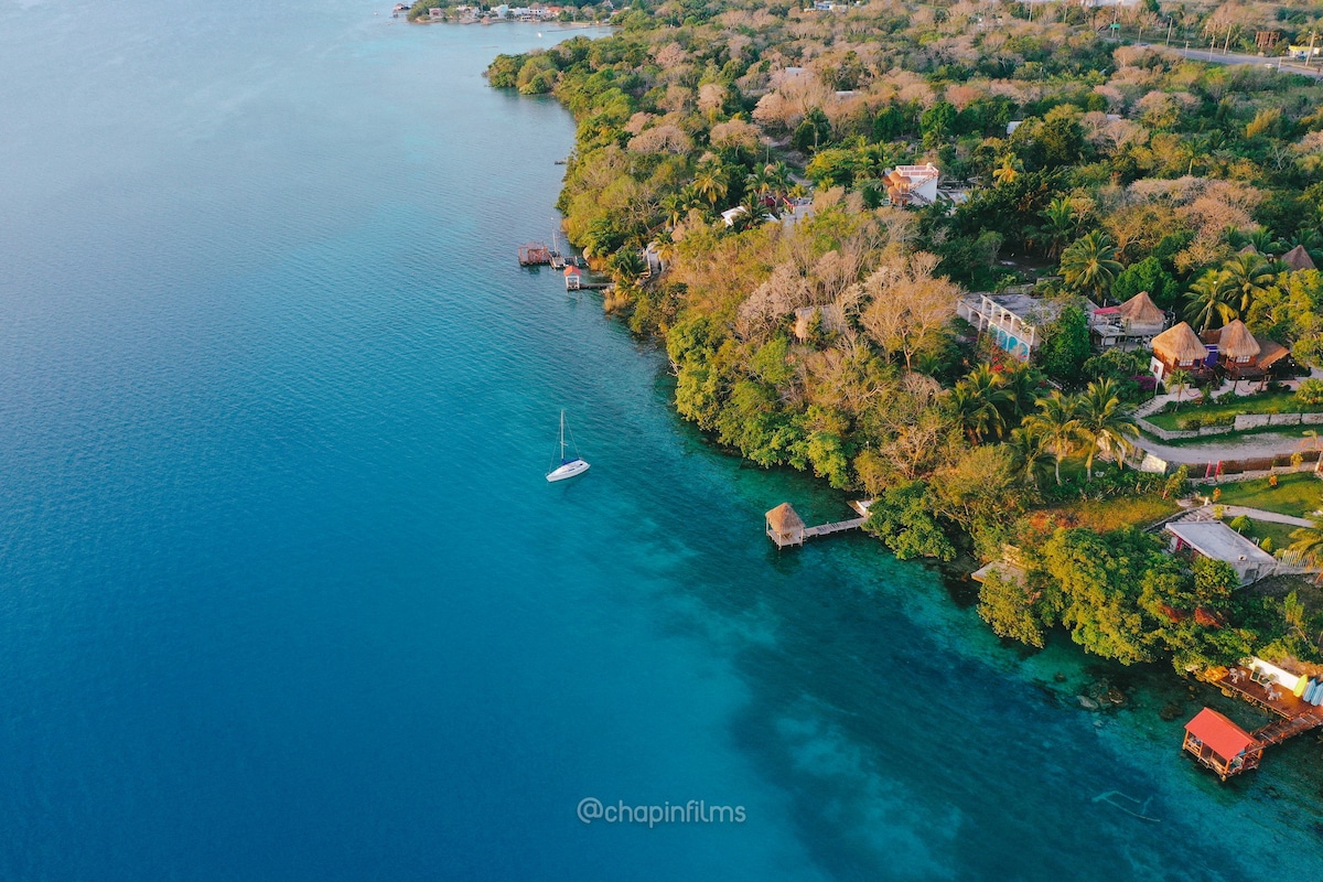 BOA BOA, Simply the best spot in Bacalar / Manatí