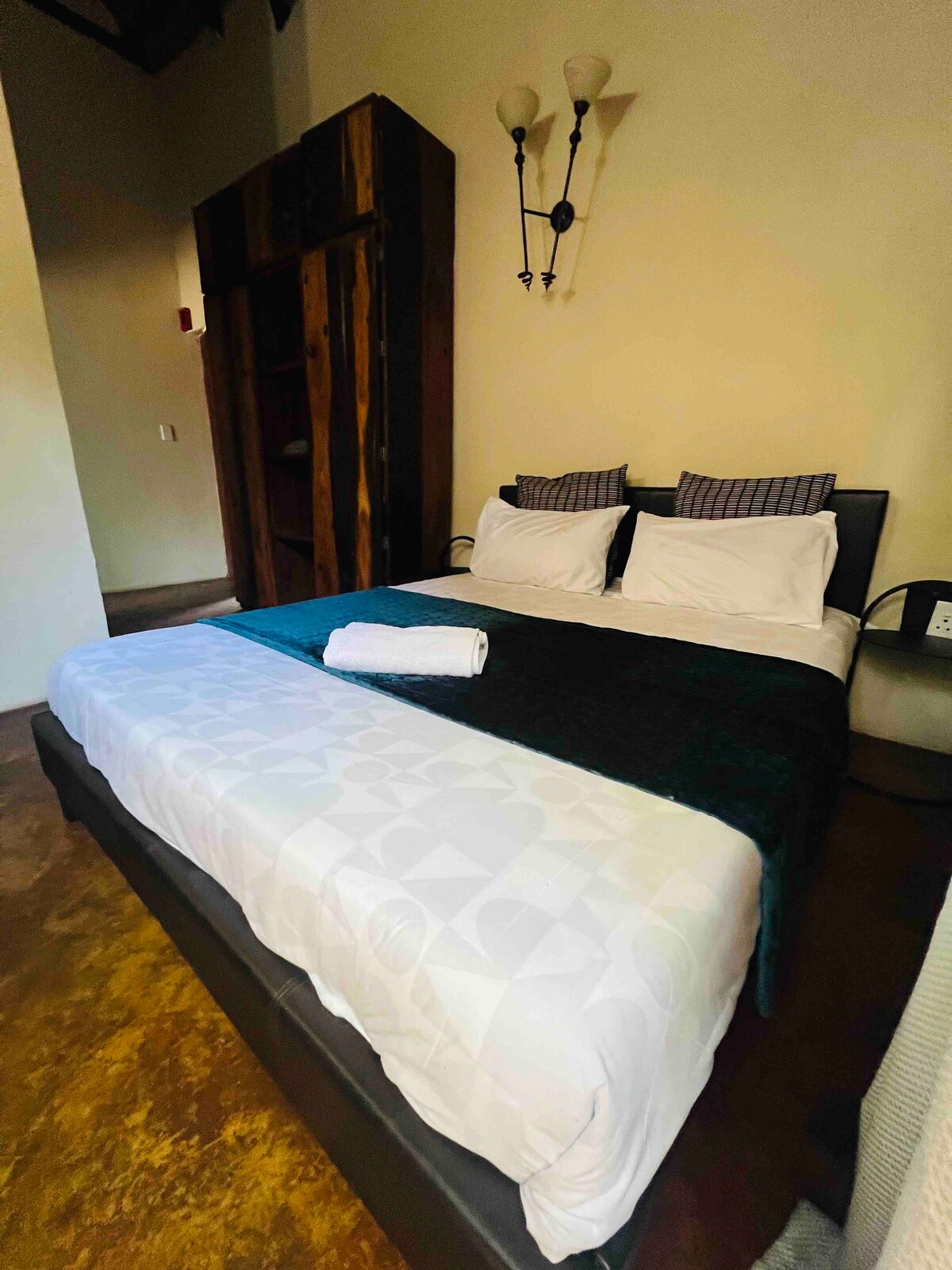 Lynnwood  Bedroom| Cousy | Peaceful | Safe |Wifi