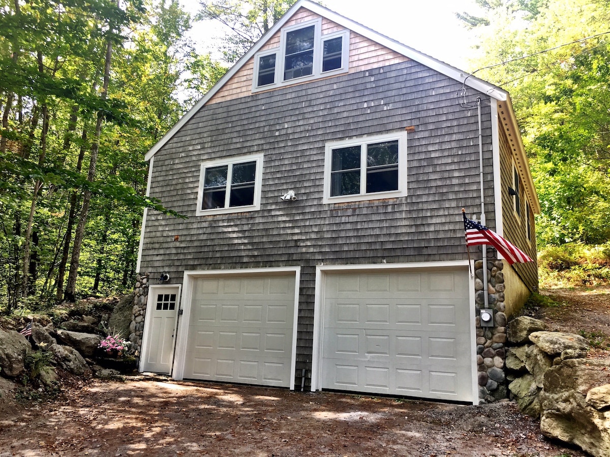 Sunapee, NH Cozy Hillside Retreat