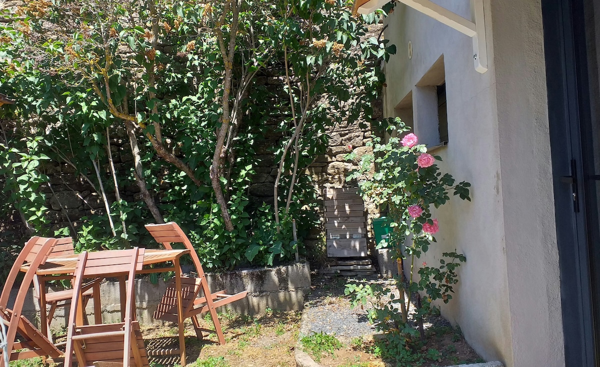 Studio avec jardin et parking proche du centre