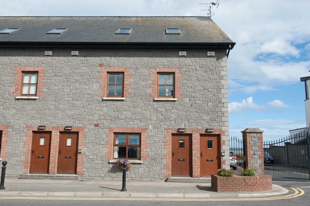 Modern apartment on the beach, Blackrock, Co Louth