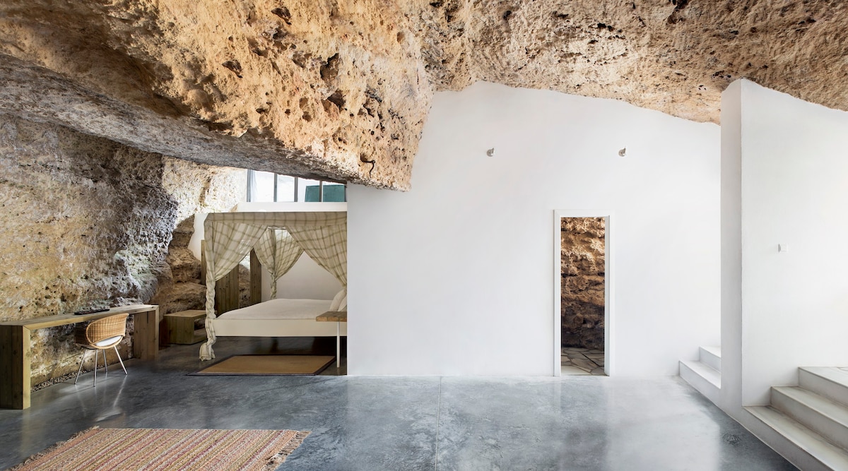 Cave House, Suite in the Nature