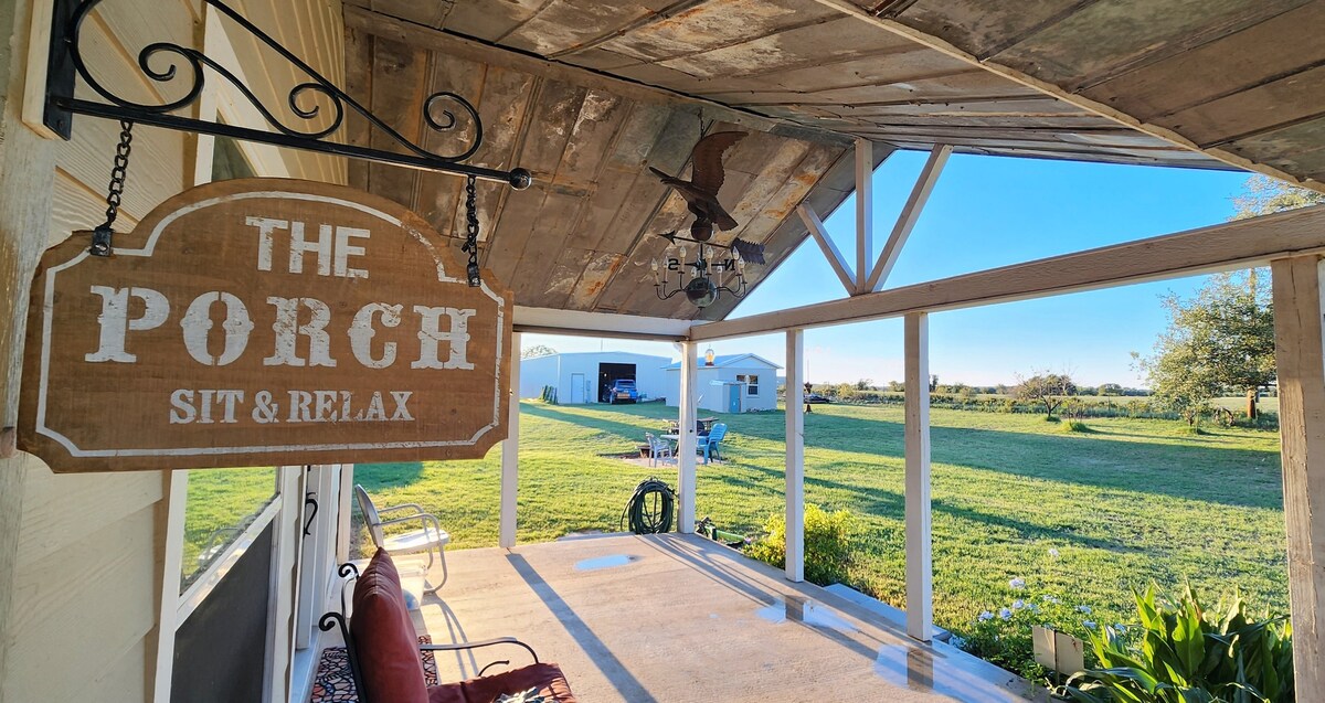 Longhorn Ranch House + Bunk house!