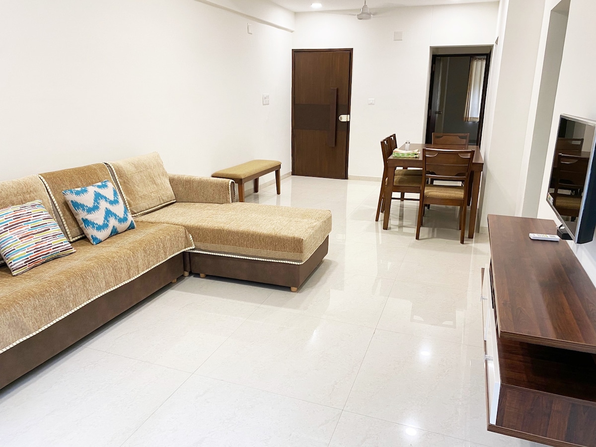 New lux 3bed 2.5 bath apartment in Baroda nr MSU