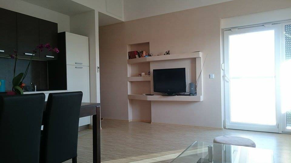 Apartment Marija - 3 min airport, FREE parking