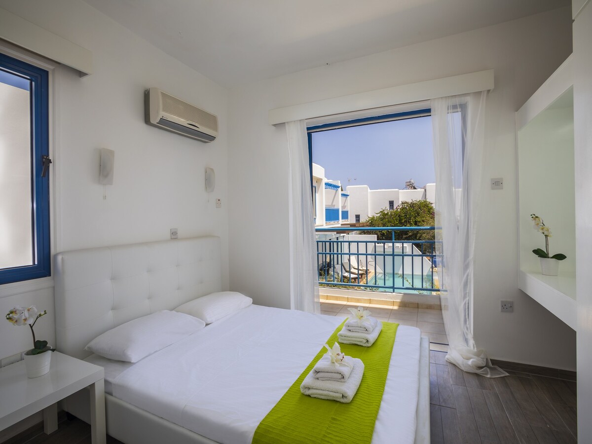 Protaras Fig Tree Bay Villa Stef