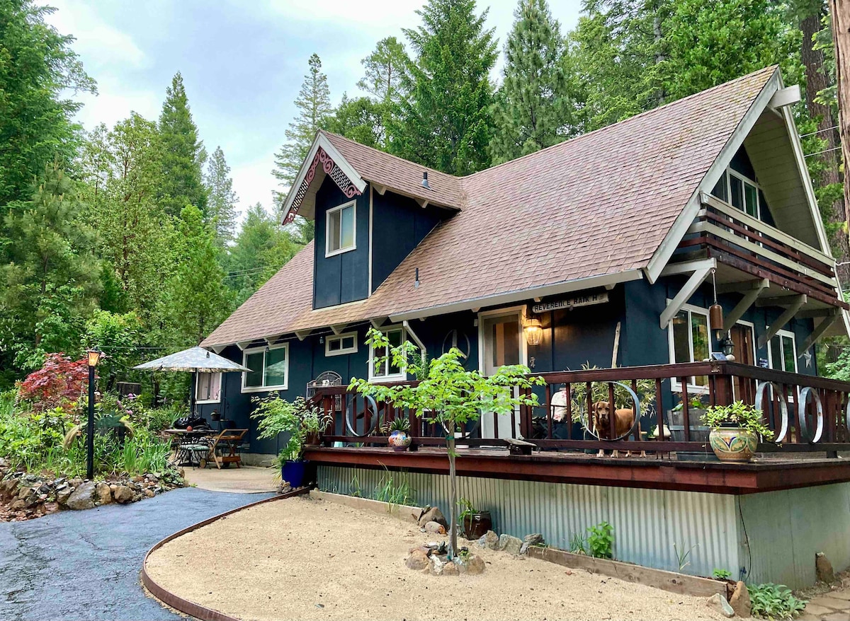 Majestic Cabin in the Trees