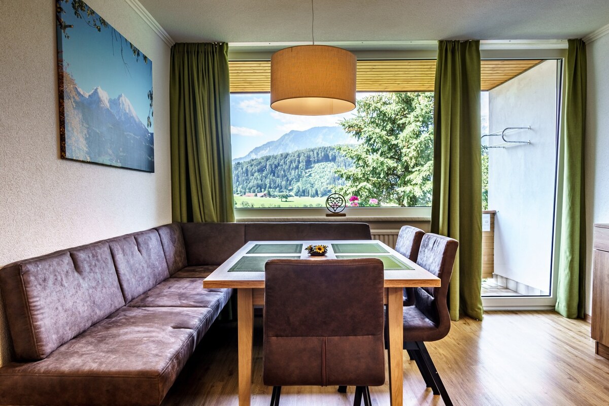D: Modern 70m² apartment, balcony + mountain views
