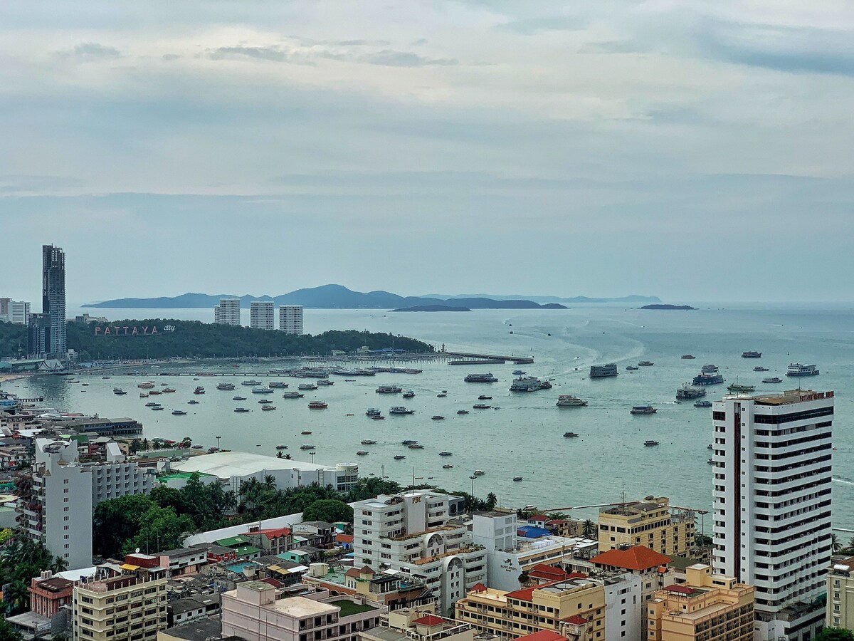 芭提雅网红公寓现代简约芭堤雅中央公寓海滩景观海景房