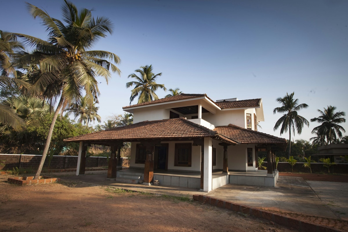 Emmanuel Beach House-Couples Nest.