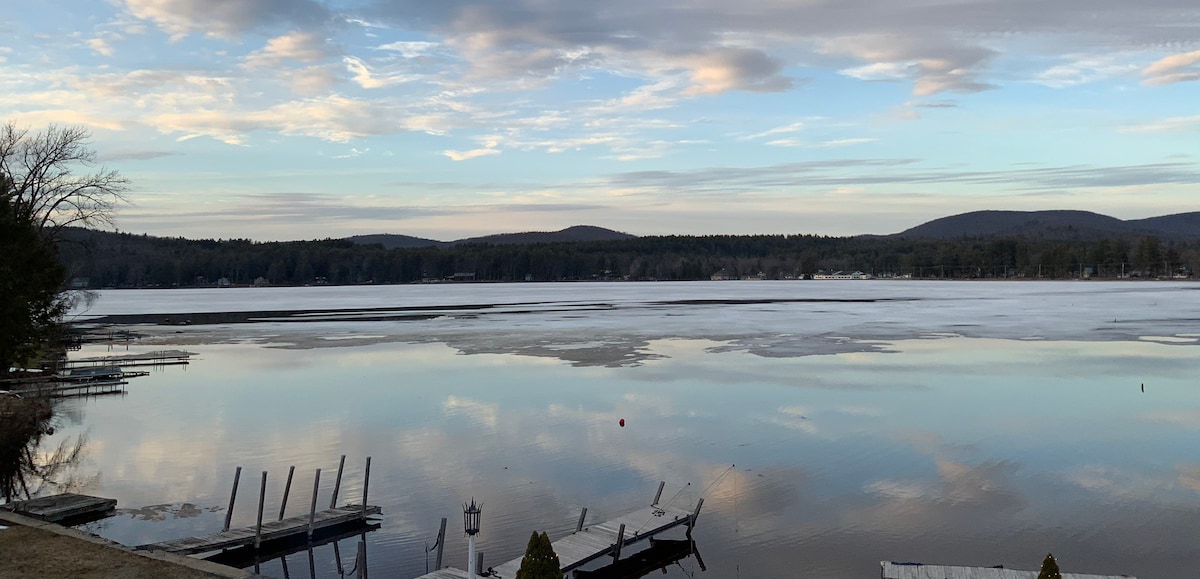 新建的阿迪朗达克（ Adirondack ）别墅，可欣赏湖景！