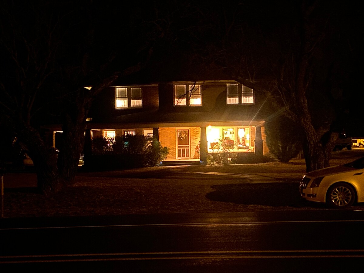 The CARRIAGE HOUSE at The Lee House