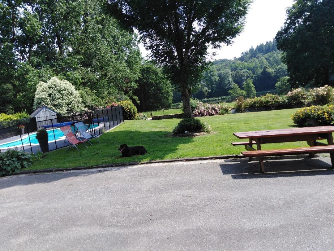 Longère avec piscine dans la vallée du Blavet