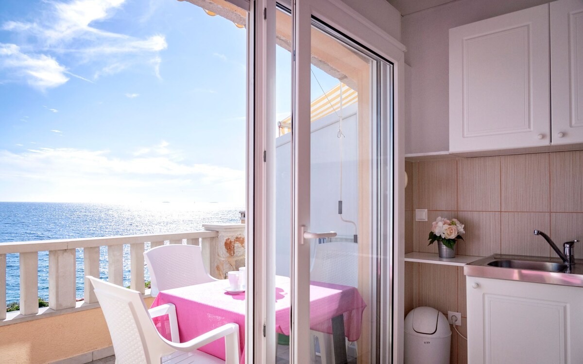 Spila Beach - Studio with Balcony & Sea View A5B
