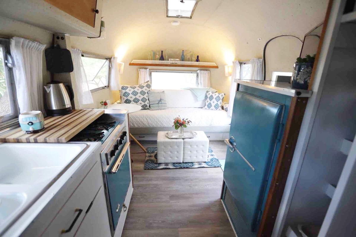 Private Vintage AIRSTREAM: Paradise Farm stay