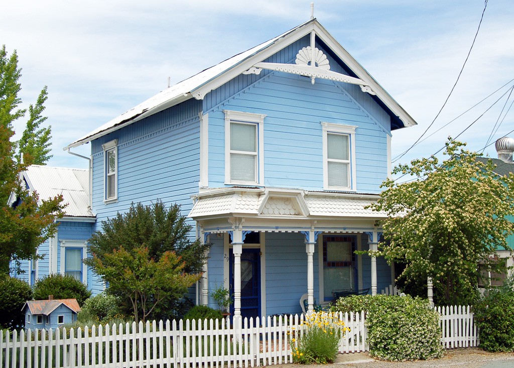 The Fournier House: 1870 Victorian off Main St.