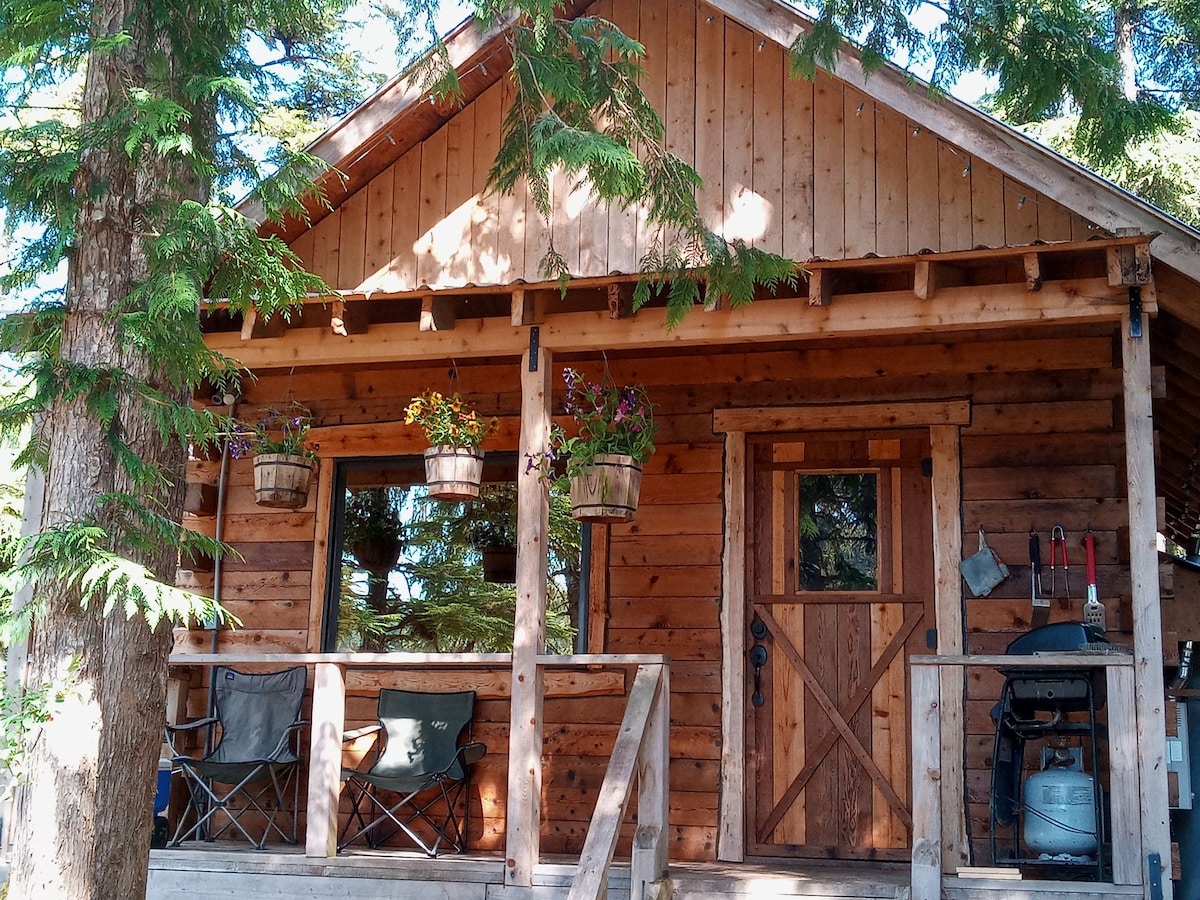 Waterfront Cabin with Bunkhouse