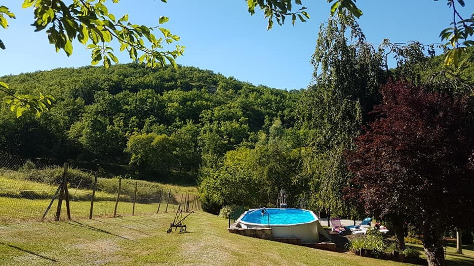 Périgord Noir Quercy Gîte grand jardin et piscine