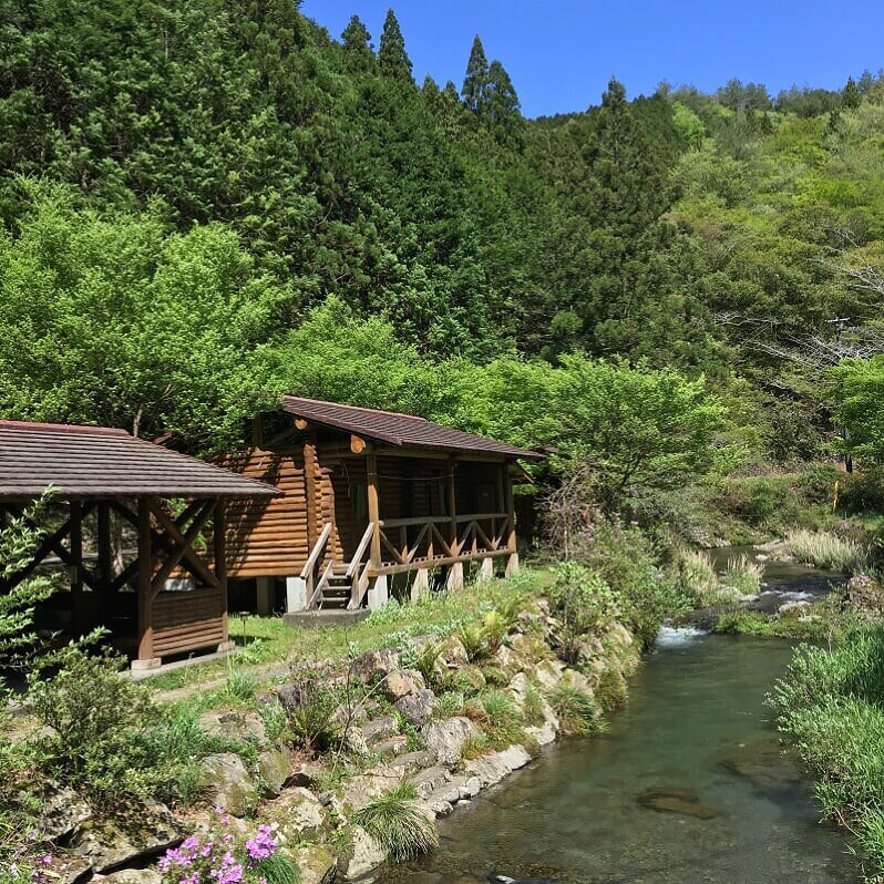 Shimanto的自然度假村，可供2人入住的独立小屋