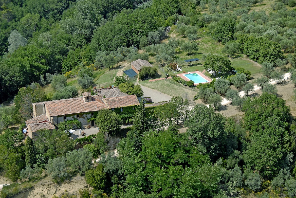 Nature and Chill in the green hills of Chianti !!