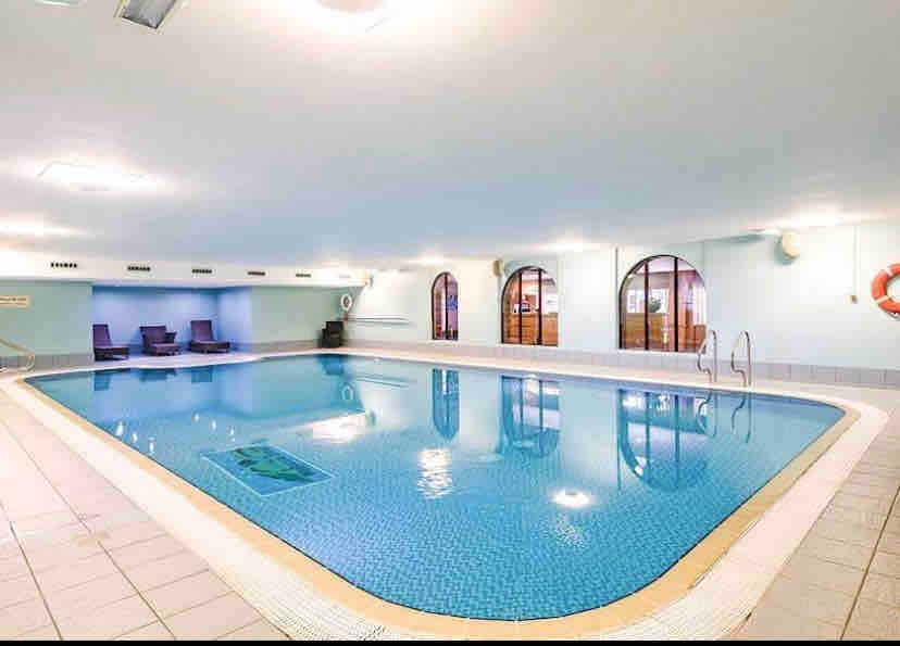 Whitbarrow -豪华复式景观/游泳池/热水浴缸/健身房