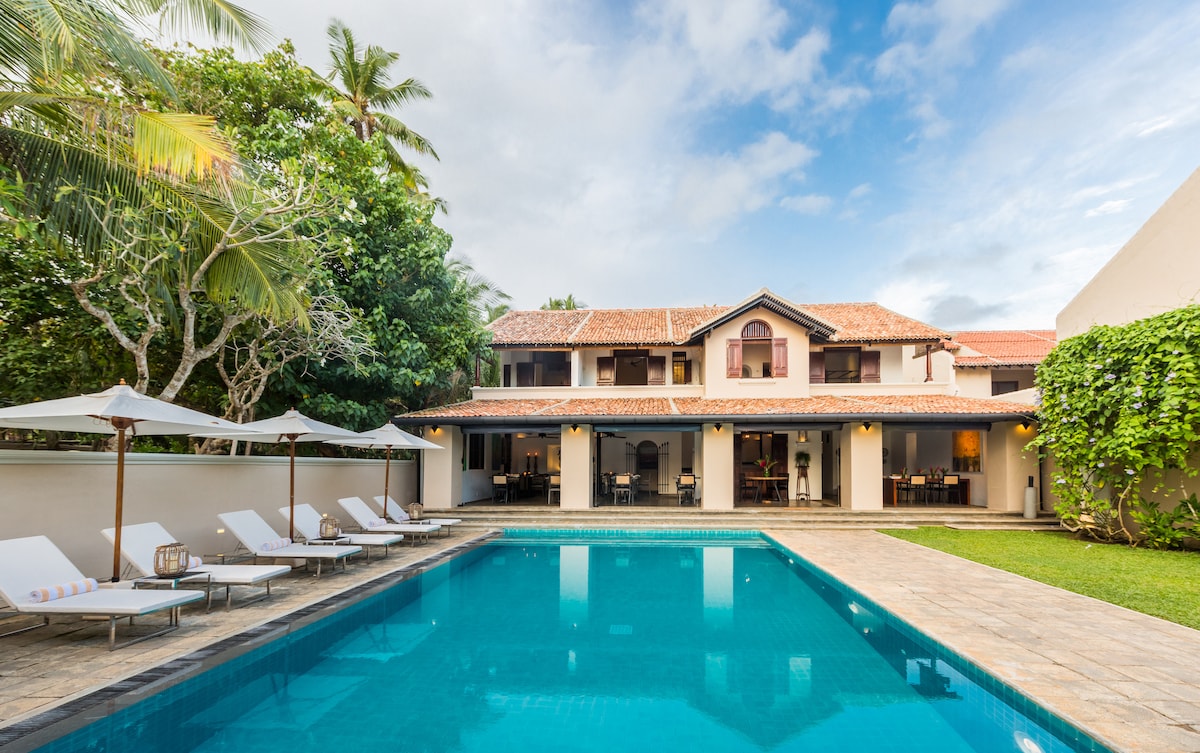 Premier Room with an Outdoor Jacuzzi