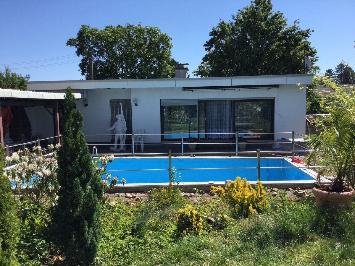 Idyllische Ferienwohnung  mit Garten und Pool