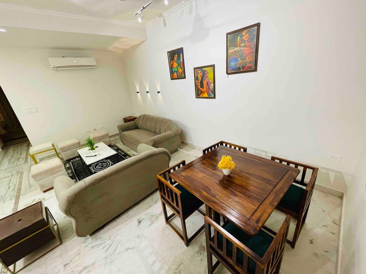 Modern & luxurious 4bhk villa