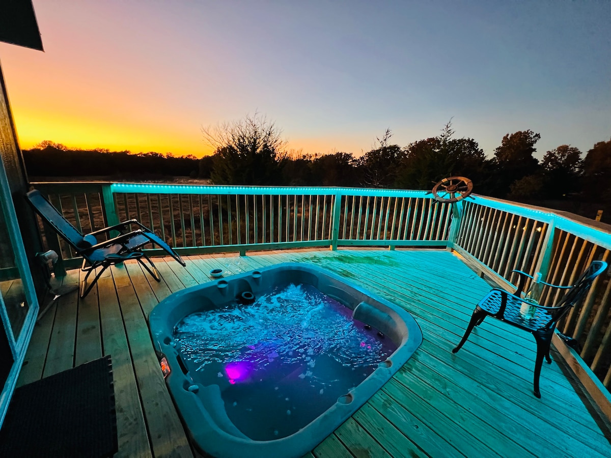 Lazy Spring Farm Star Gazing Hot Tub 3