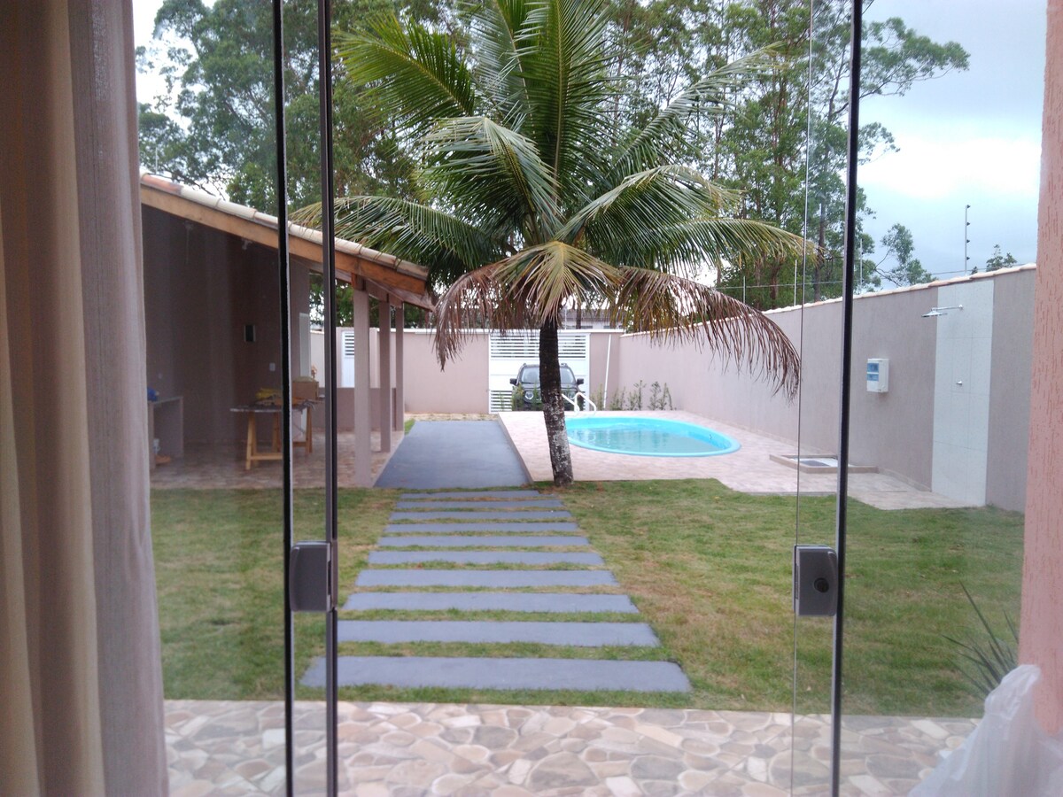 Casa com piscina para curtir com a família-Peruíbe