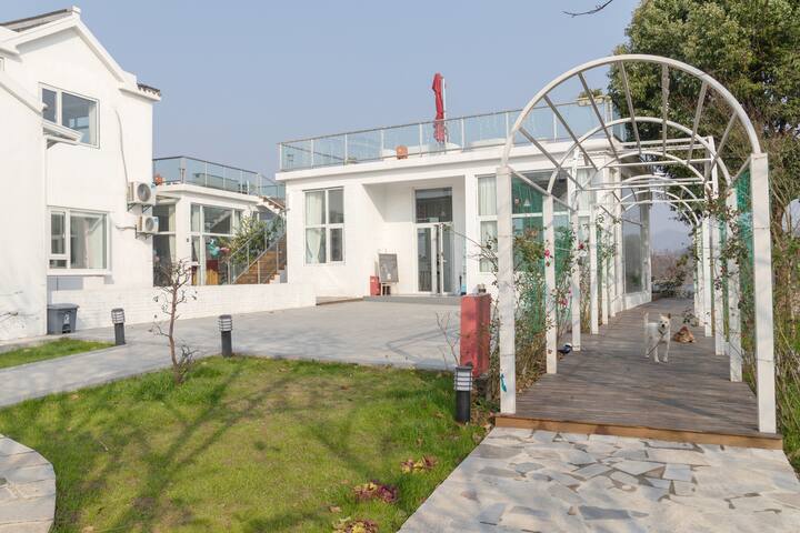 南京大塘金薰衣草遇见你景观大床房【宫】/大塘金香草谷/开车距牛首山